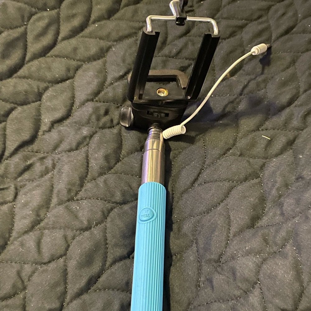 Selfie stick for pictures for cellphones